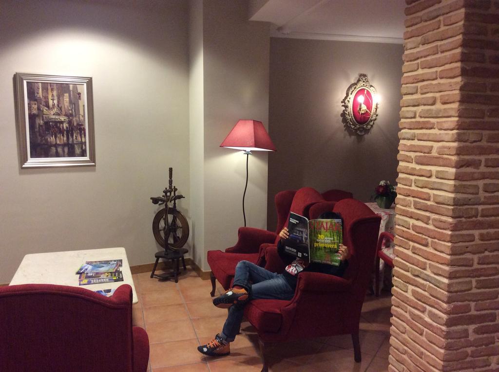 Hotel Rural Los Roturos Maestu ภายนอก รูปภาพ