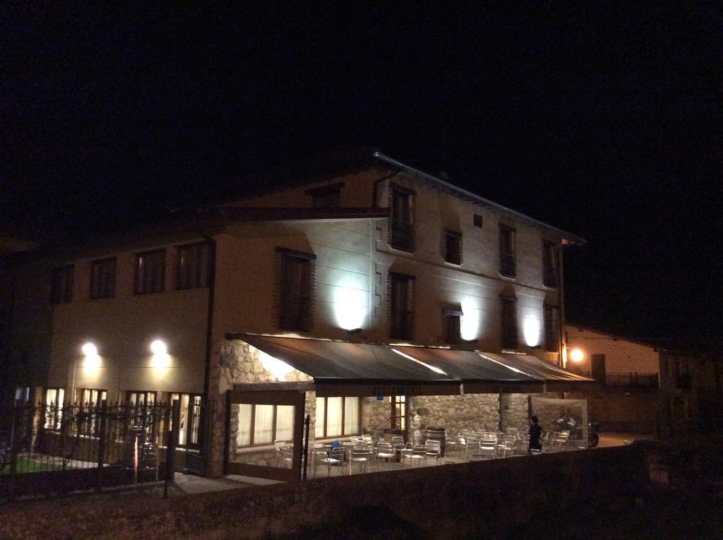 Hotel Rural Los Roturos Maestu ภายนอก รูปภาพ