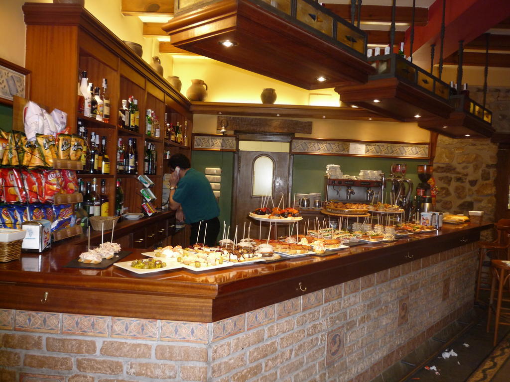 Hotel Rural Los Roturos Maestu ภายนอก รูปภาพ